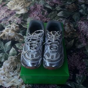 Bottega Veneta Men's Silver Metallic Orbit Sneakers Size 43